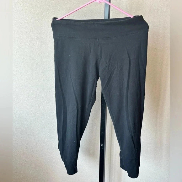 Victoria sport size large capri leggings - Picture 1 of 4